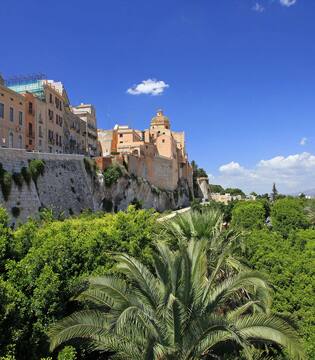 Cagliari Il Castello di Cagliari © bayazed/Shuttestock.com