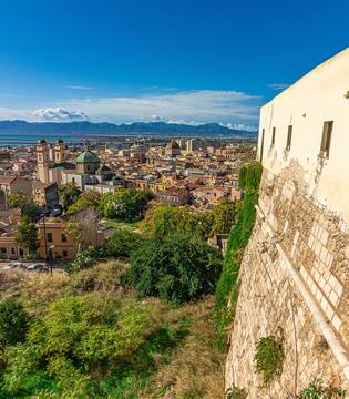 Stampace Il bastione di Sant'Andrea e vista sul ghetto ebraico © Torruzzlo/Shuttestock.com