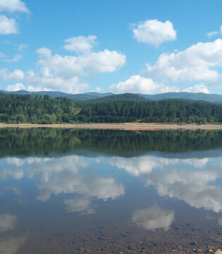 La Sila Grande Il lago Arvo e il cielo capovolto: suggestioni © Demis Gabriel, concorso fotografico TCI Cieli d’Italia