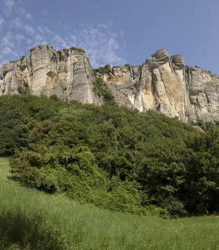Pietra di Bismantova Panoramica delle pareti meridionali © Mario Vianelli
