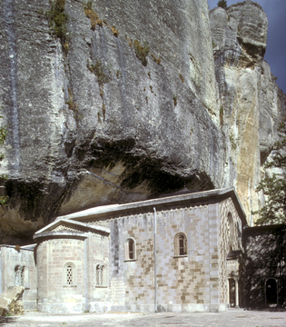 Pietra di Bismantova La chiesa dell'Eremo, dedicata a Santa Maria Nascente © Mario Vianelli