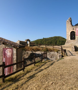 Castello di Carpineti © Mario Vianelli