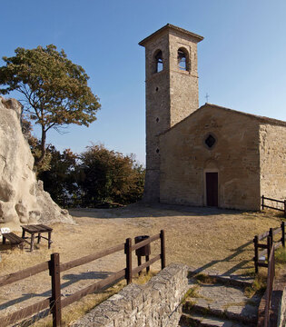 Castello di Carpineti Chiesa di S. Andrea © Mario Vianelli