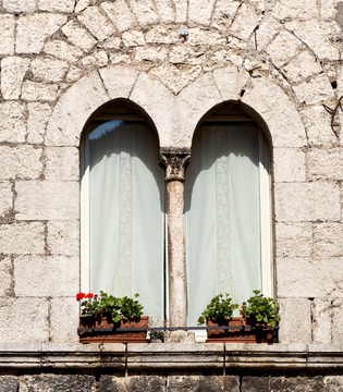 Alatri Bifora nel centro storico ©Natalino Russo